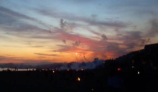 Shithead fires breakout at sunset in a dazzling desert display.